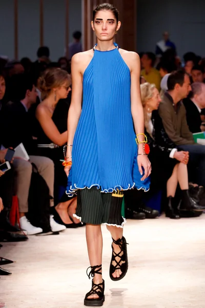 Look 13